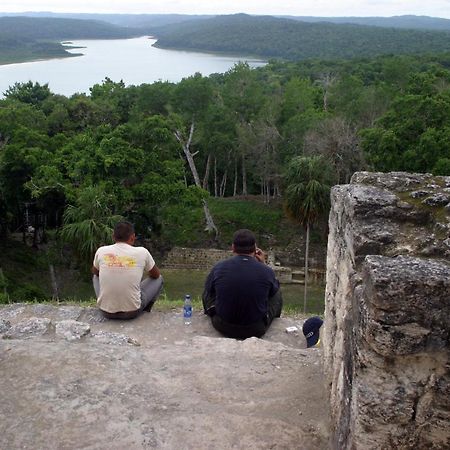 Peten Esplendido Flores Luaran gambar