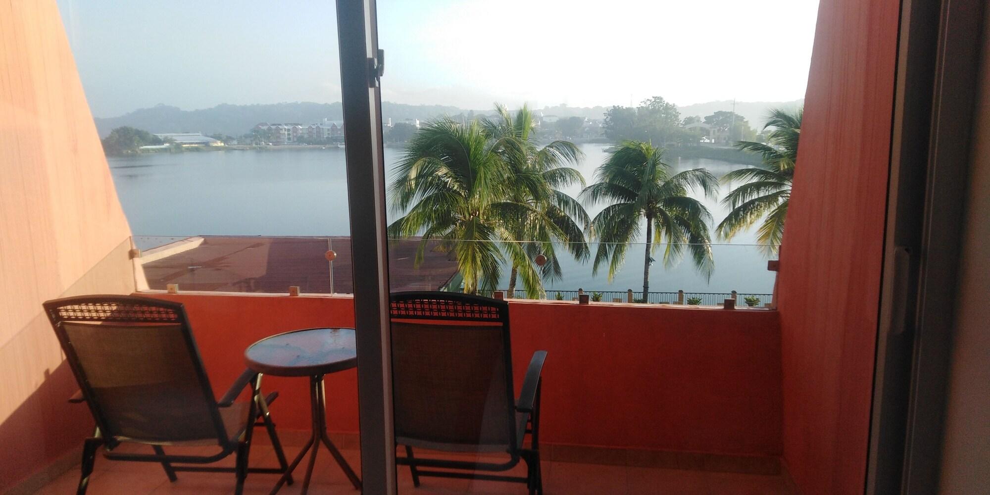 Peten Esplendido Flores Luaran gambar